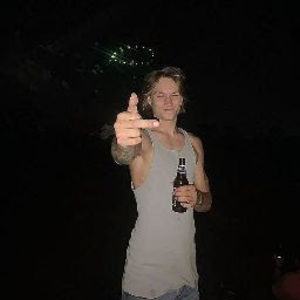 Meet your Posher, Christian
